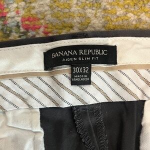 BANANA REPUBLIC